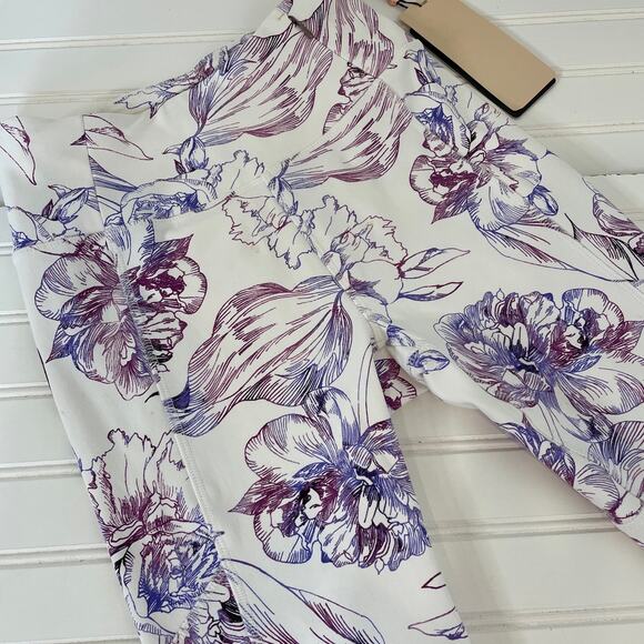 NWT Calia by Carrie Underwood Essential Mesh Capris in Multi Etched Floral Sz S - Picture 3 of 8